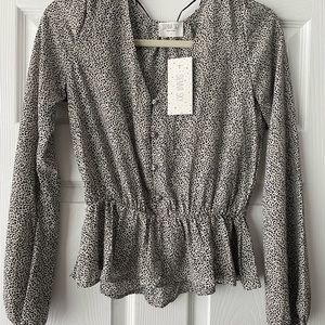 Sienna sky blouse. Size s